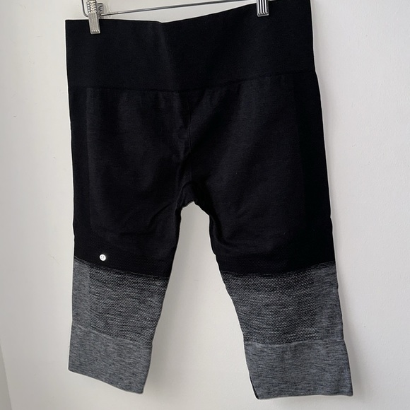 Lululemon Cropped Workout Pants NWOT - Picture 6 of 9